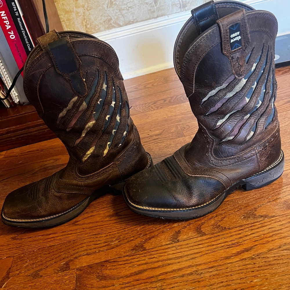Brown Western Cowboy Boots with Quilted Shaft